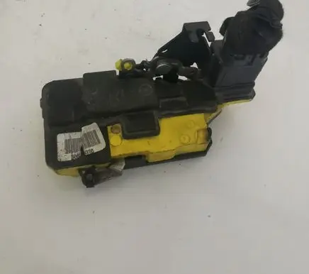Volvo XC90 Front door lock 30699756