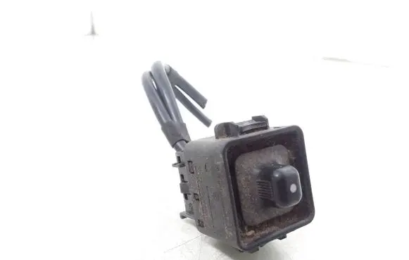 Mercedes-Benz E W124 Wing mirror switch 1248201810