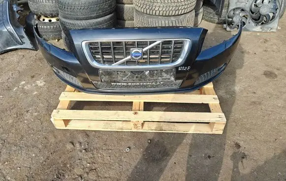Volvo V70 Front bumper 
