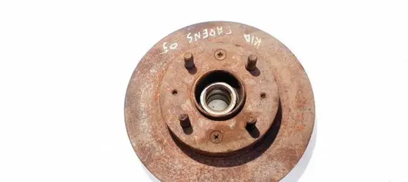 KIA Carens I Rear wheel hub