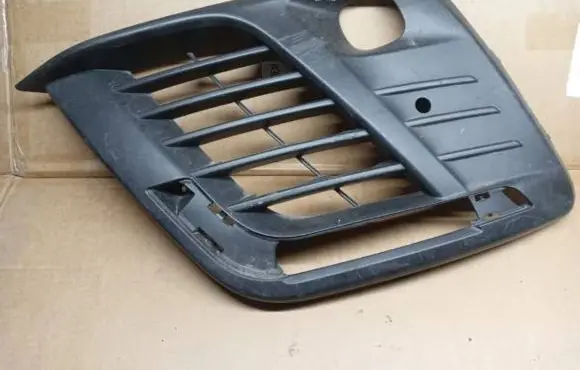 Peugeot Expert Front bumper lower grill 9811713877