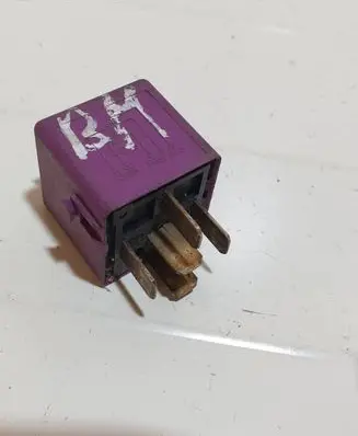 BMW 5 E39 Other relay 1388911 6136