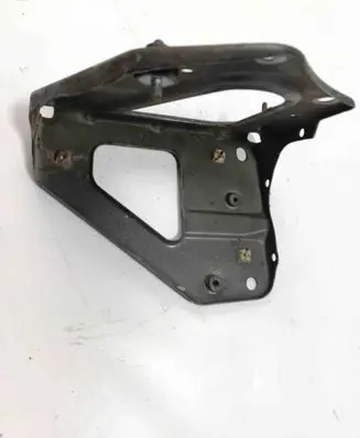Audi A6 S6 C6 4F Fender mounting bracket 4F0821135