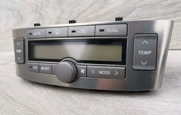 Toyota Avensis T250 Climate control unit 5590205040