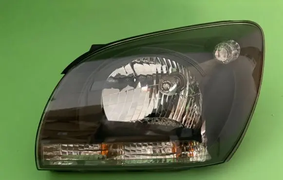 KIA Sportage Headlight/headlamp 921010Z010