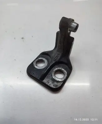 Land Rover Discovery Sport Front door lower hinge BJ32228A