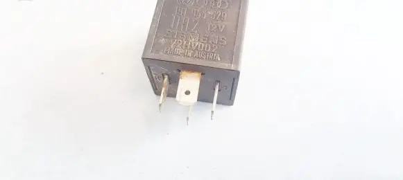 Volkswagen Golf III Other relay 191955529 5605