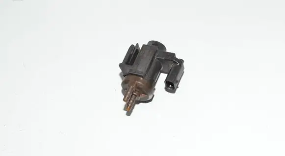 BMW 2 F46 Turbo solenoid valve 8570591 11748570591