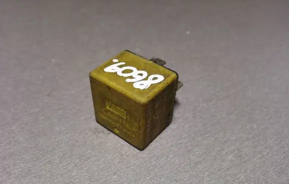 Renault Megane I Other relay 12V25A03701 03701