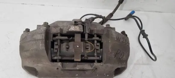 Mercedes-Benz C W205 Front brake caliper