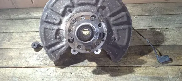 Mercedes-Benz C AMG W205 Rear wheel hub A2055460300