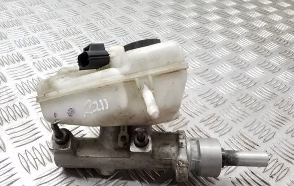 Master brake cylinder