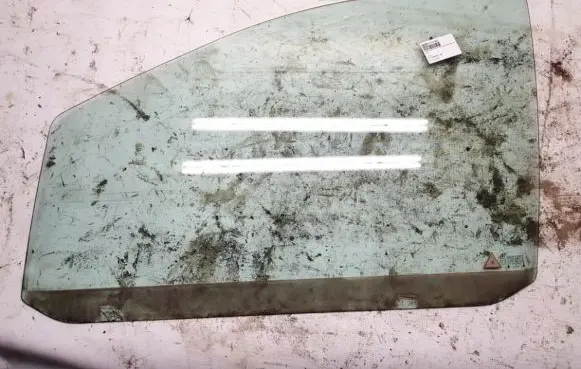 Seat Alhambra (Mk1) Front door window glass four-door