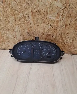 Renault Scenic I Speedometer (instrument cluster) P7700427896A 2150676
