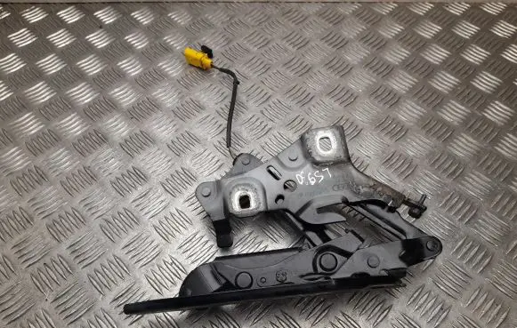 Audi A4 S4 B9 Tailgate/trunk/boot hinge 8W0823301E