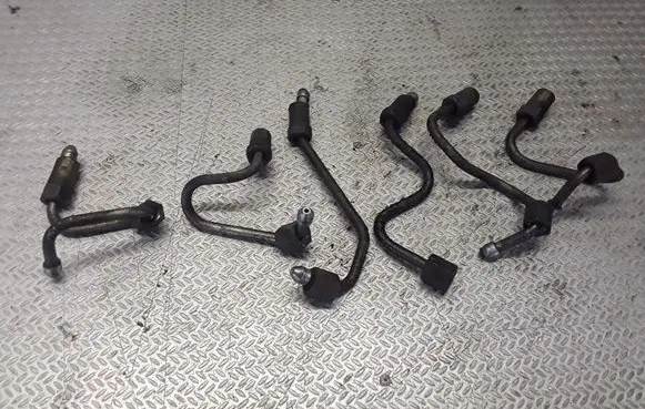 Mazda 6 Fuel injector supply line/pipe 