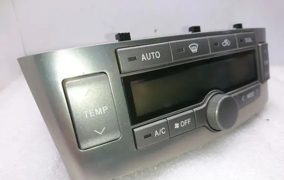 Toyota Avensis T250 Climate control unit 5590005270