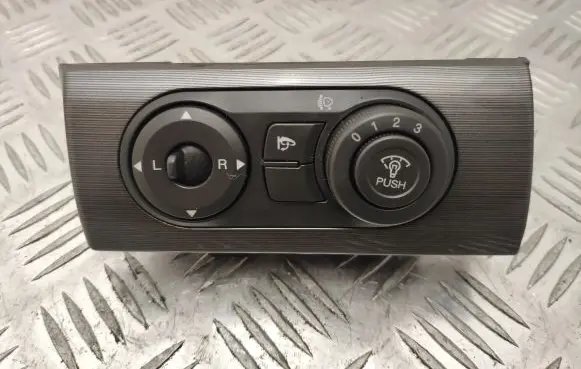 Chevrolet Captiva Wing mirror switch EK9J22