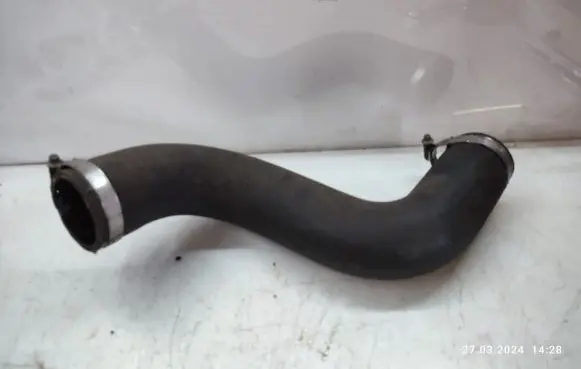 Air intake hose/pipe