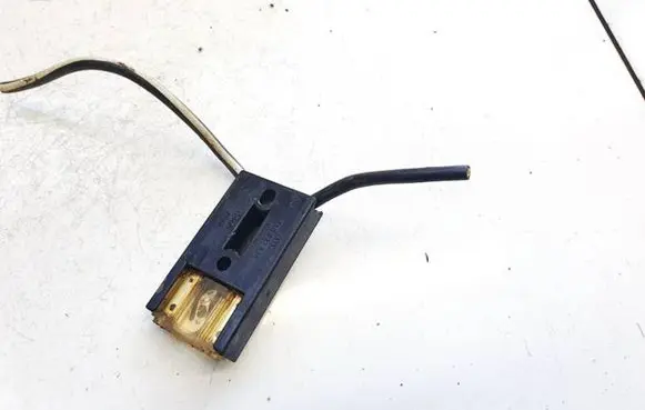 Audi A4 S4 B5 8D Fuse 8a0937530