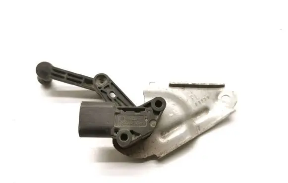Tesla Model 3 Air suspension front height level sensor 1044941-00-B