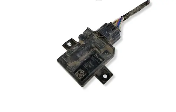 Jaguar XE Fuel injection pump control unit/module FK729D370AF