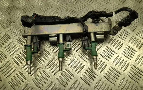 Toyota Yaris Cross Fuel distributor 82125K0030