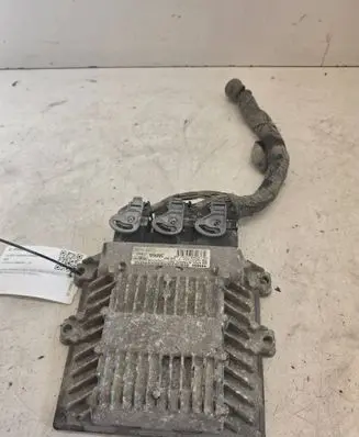 Ford Focus C-MAX Engine control unit/module 3M5112A650NA