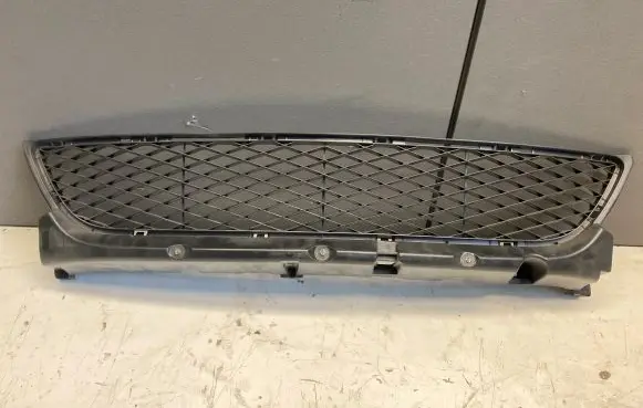 Mazda 3 I Front bumper lower grill