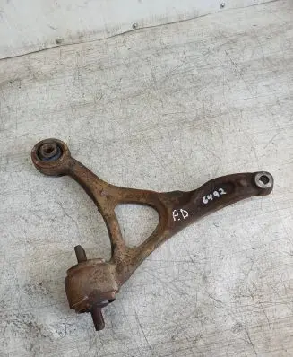 Volvo XC90 Front lower control arm/wishbone 8646514