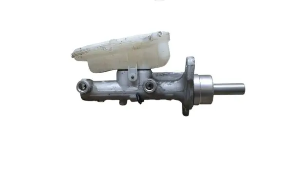 Renault Trafic III (X82) Master brake cylinder 460913484R 93868496