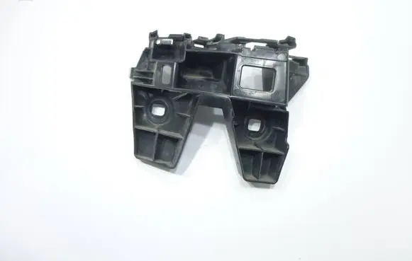 Rear bumper mounting bracket