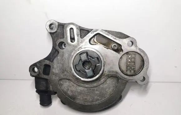 Volkswagen Golf VI Vacuum pump 03L145207