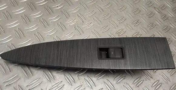 Toyota Avensis T270 Front door window switch trim 7423105220 7423105180