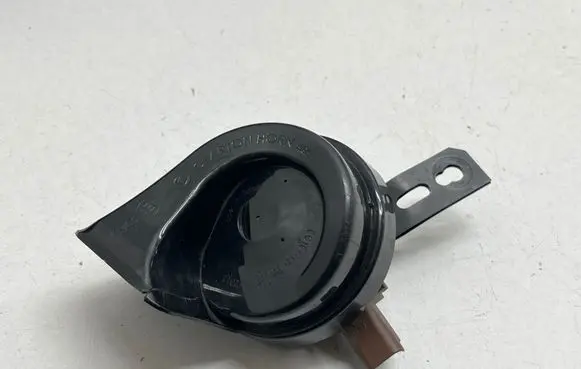 Nissan Qashqai J12 Horn signal E9004209
