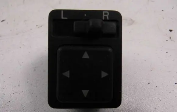 Toyota Avensis T220 Wing mirror switch 81870-05020