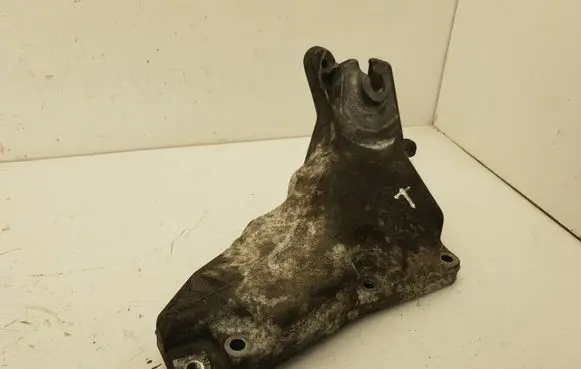Mercedes-Benz S W221 Engine mounting bracket A2732231104 2732231104