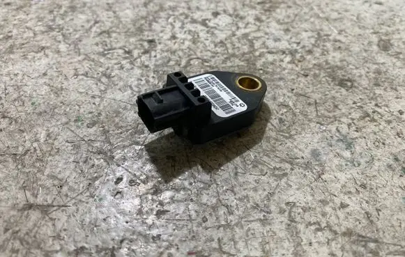 Chrysler Sebring (JS) Airbag deployment crash/impact sensor P04896061AA 39754C TC4ME16374N247