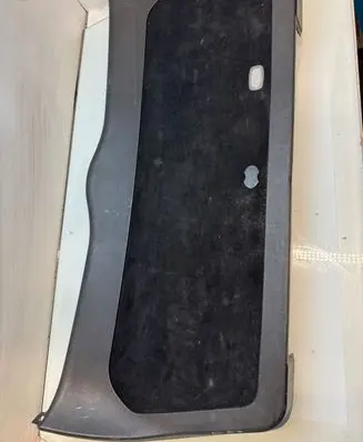 Mercedes-Benz ML W164 Tailgate trim A1647401770 200609193247 02190449