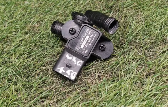 Volkswagen PASSAT B5.5 Air pressure sensor 036906051C 0261230053