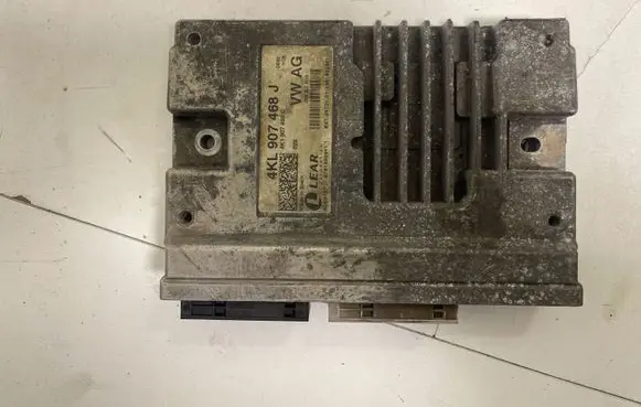 Audi Q7 4M Gateway control module 4K1907468C