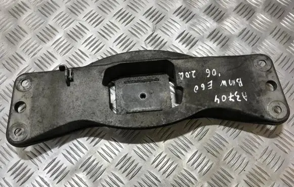BMW 5 E60 E61 Engine mounting bracket 2231676963401 22316769634-01