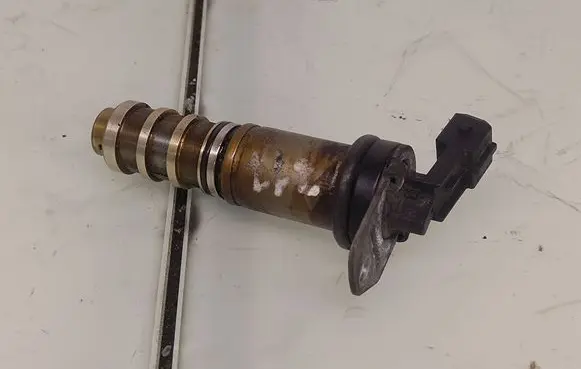 BMW X5 E70 Camshaft vanos timing valve 7585776 11367585776 7561265