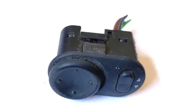Opel Omega B1 Wing mirror switch 90494125