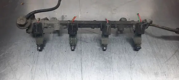 Fuel injector supply line/pipe