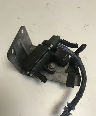 BMW 1 E81 E87 Turbo solenoid valve 7805391