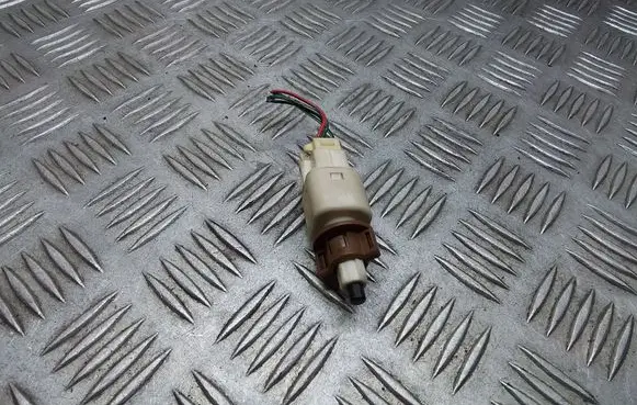 Toyota Avensis T250 Brake pedal sensor switch
