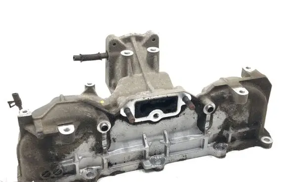 Toyota Avensis T270 Intake manifold