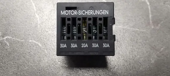BMW 5 E39 Fuse box set 17663000000