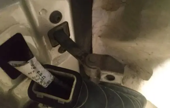 Skoda Octavia Mk2 (1Z) Rear door check strap stopper